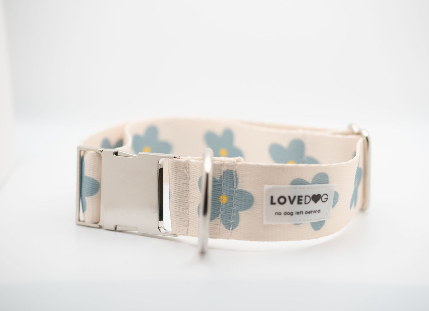 Daisy In Blue Wide Luxe Dog Collar