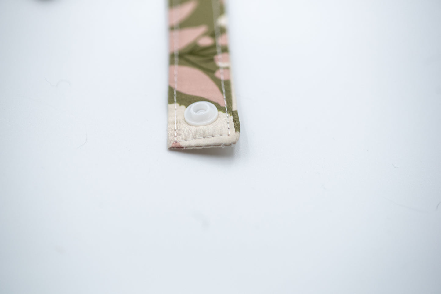 The Victoria Girlbow Snap-Collar